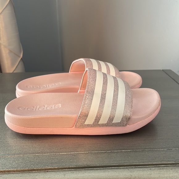 Adidas Girls Adilette Slides - Picture 2 of 5